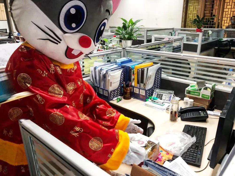 暮春三月，戴上口罩過個(gè)“生日會(huì)”吧！