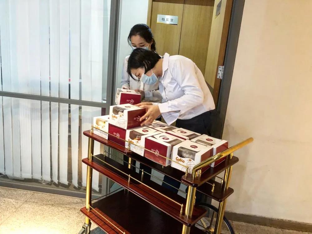 暮春三月，戴上口罩過個(gè)“生日會(huì)”吧！